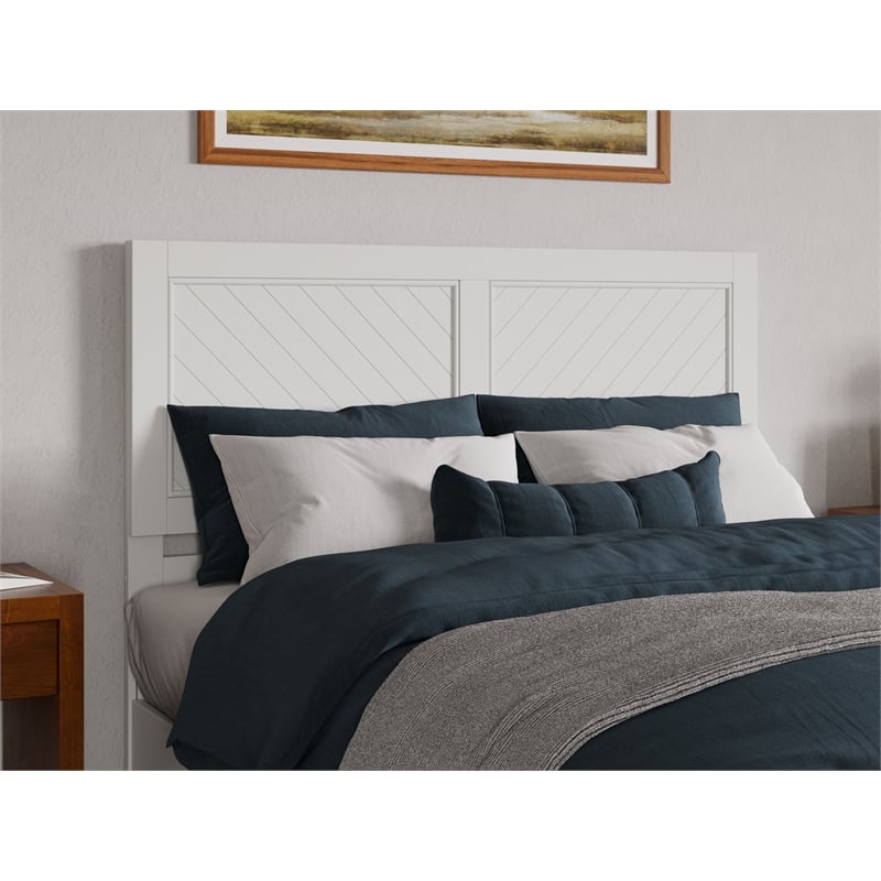Pemberly Row Berkshire Queen Low Profile Wood Platform Bed  in White
