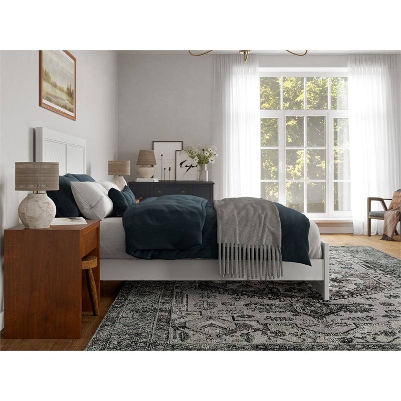 Pemberly Row Berkshire Queen Low Profile Wood Platform Bed  in White