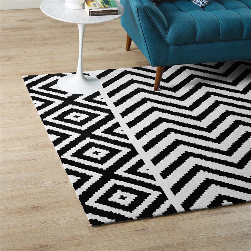 Pemberly Row Contemporary 8' x 10' Area Rug in Black and White