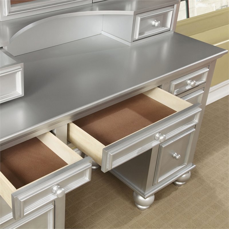 Pemberly Row Modern Wood 3-Piece Bedroom Vanity Set in Silver