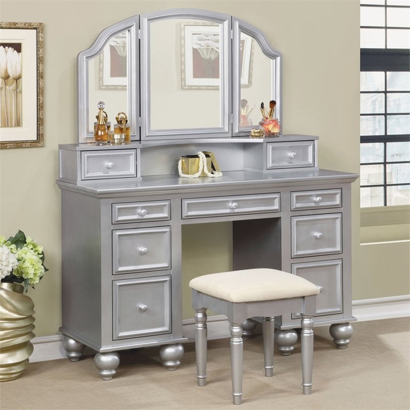 Pemberly Row Modern Wood 3-Piece Bedroom Vanity Set in Silver