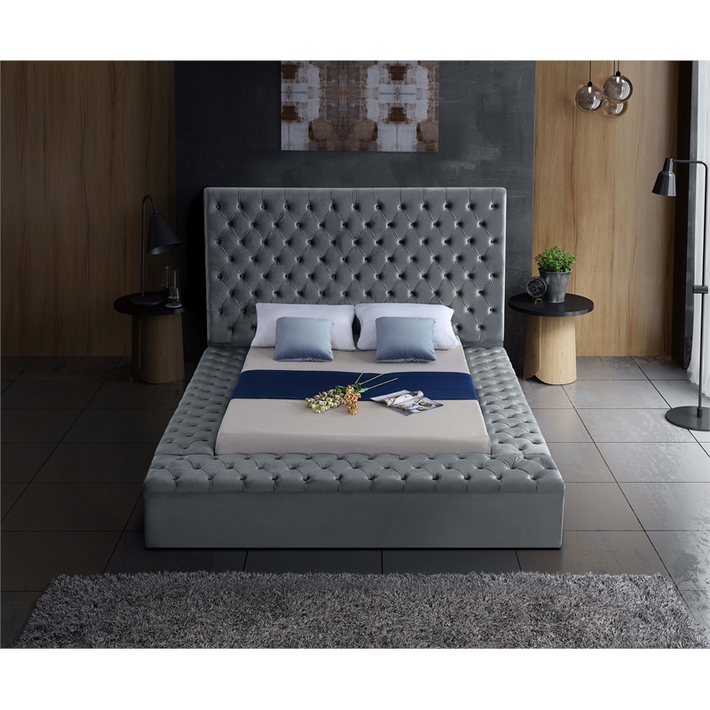 Pemberly Row Modern Solid Wood Tufted Velvet Full Bed in Gray