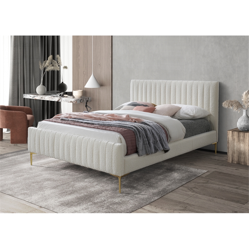 Pemberly Row Wood and Fabric Upholstered Queen Platform Bed in White Boucle