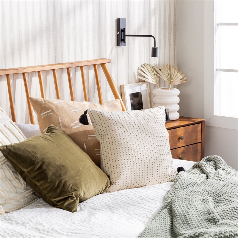 Pemberly Row 3-Pc Bedroom Set Spindle Bed + Two 2-drawer nightstands - Caramel