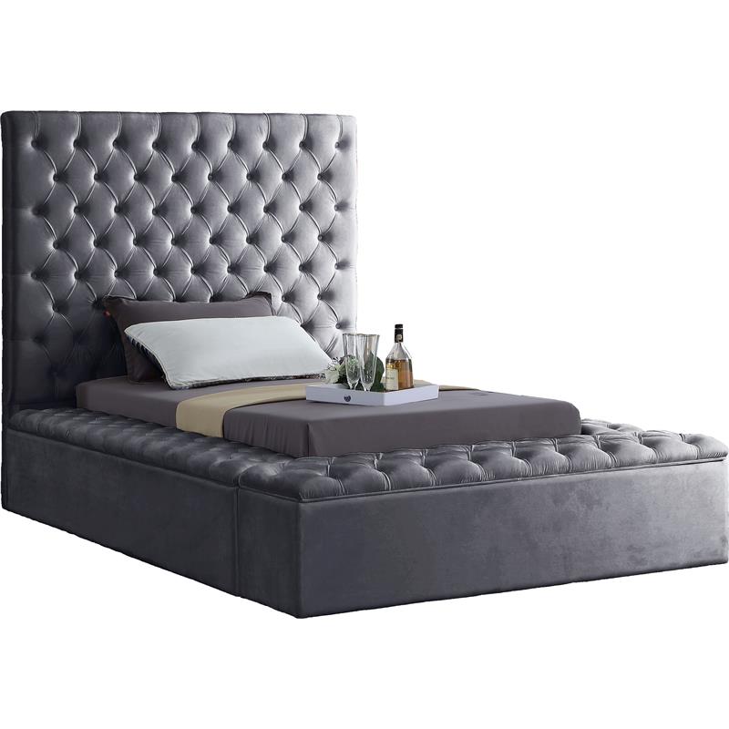 Pemberly Row Modern Solid Wood Tufted Velvet Twin Bed in Gray