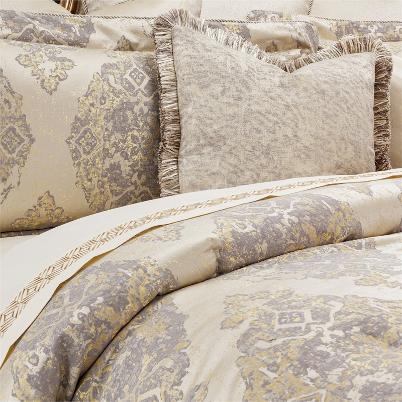 Pemberly Row Contemporary 9-Piece Queen Comforter Set - Champagne