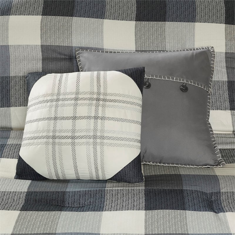Pemberly Row Modern 7 Piece Herringbone Comforter Set in Gray