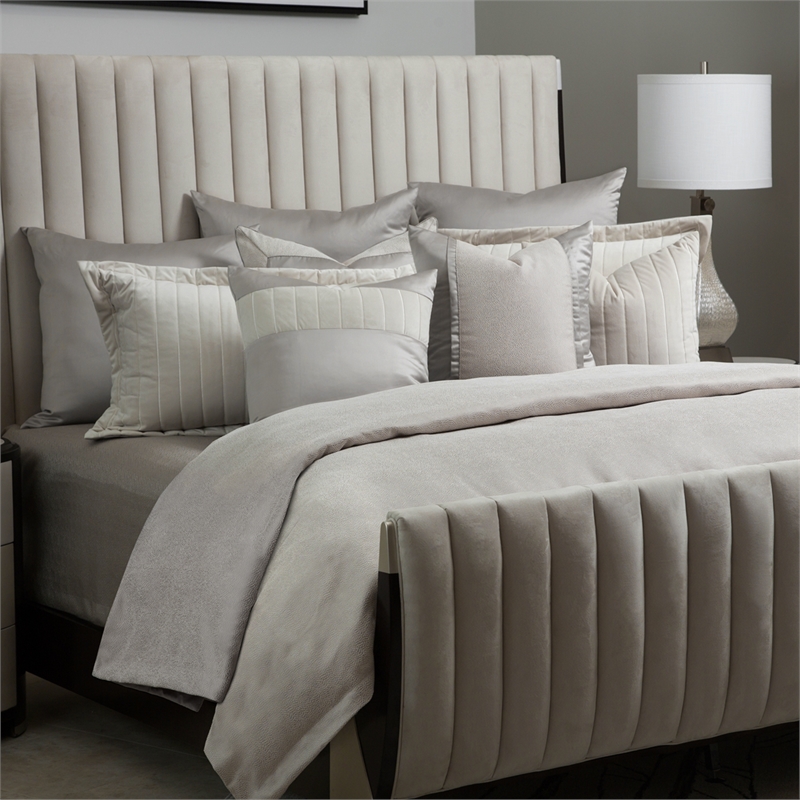 Pemberly Row Contemporary 10-Piece King Comforter Set in Ivory