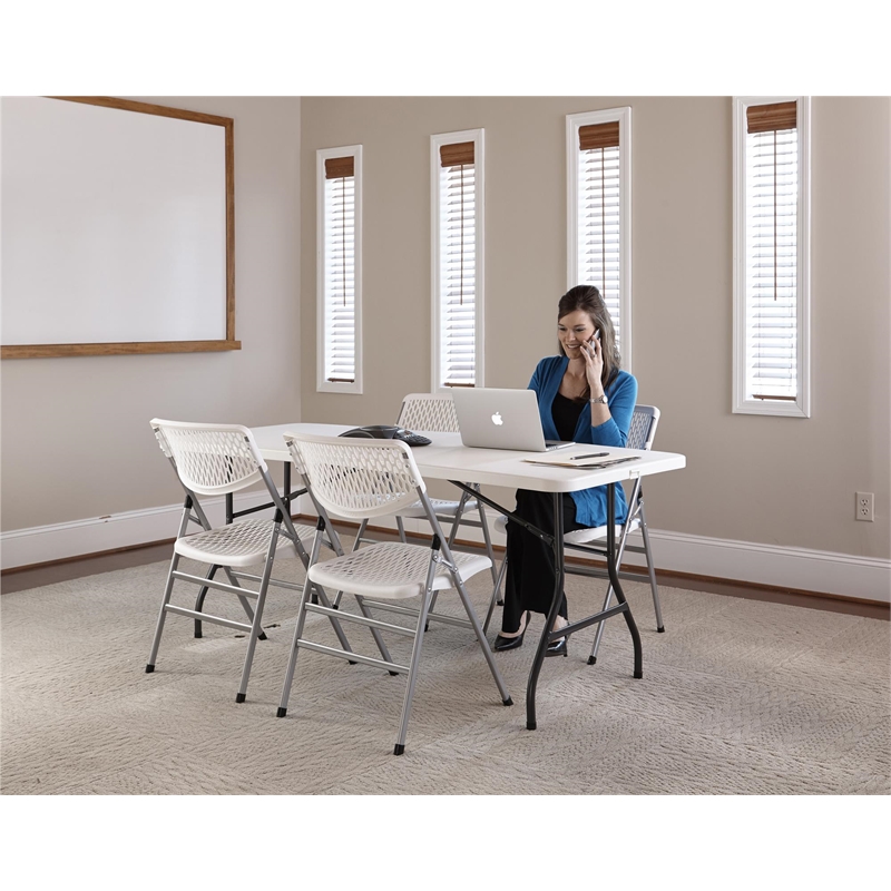 Pemberly Row Modern Resin Mesh Folding Chair in White (4-Pack)