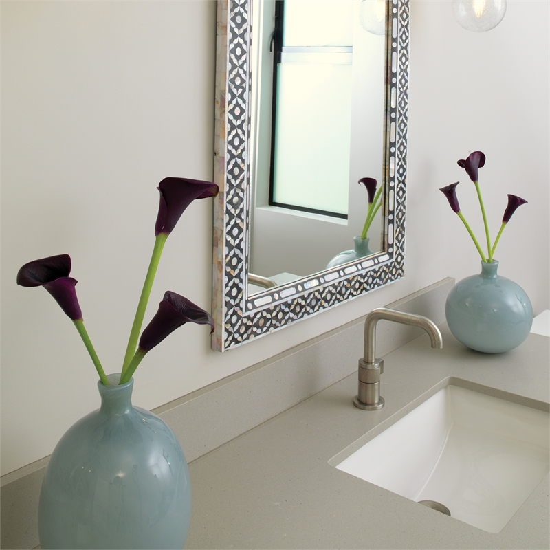 Pemberly Row Contemporary Glass Decorative Vases in Blue (Set of 2)