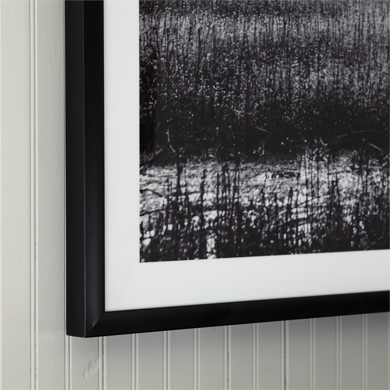 Pemberly Row Modern Acrylic Plastic Wall Art in Black and White