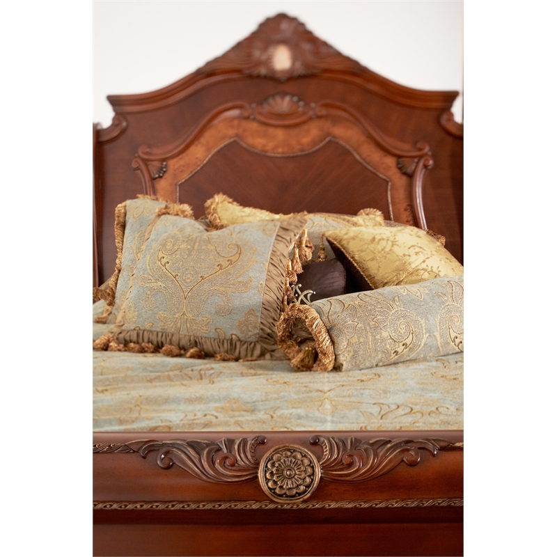 Pemberly Row Traditional Queen Wood Sleigh Bed in Honey Walnut