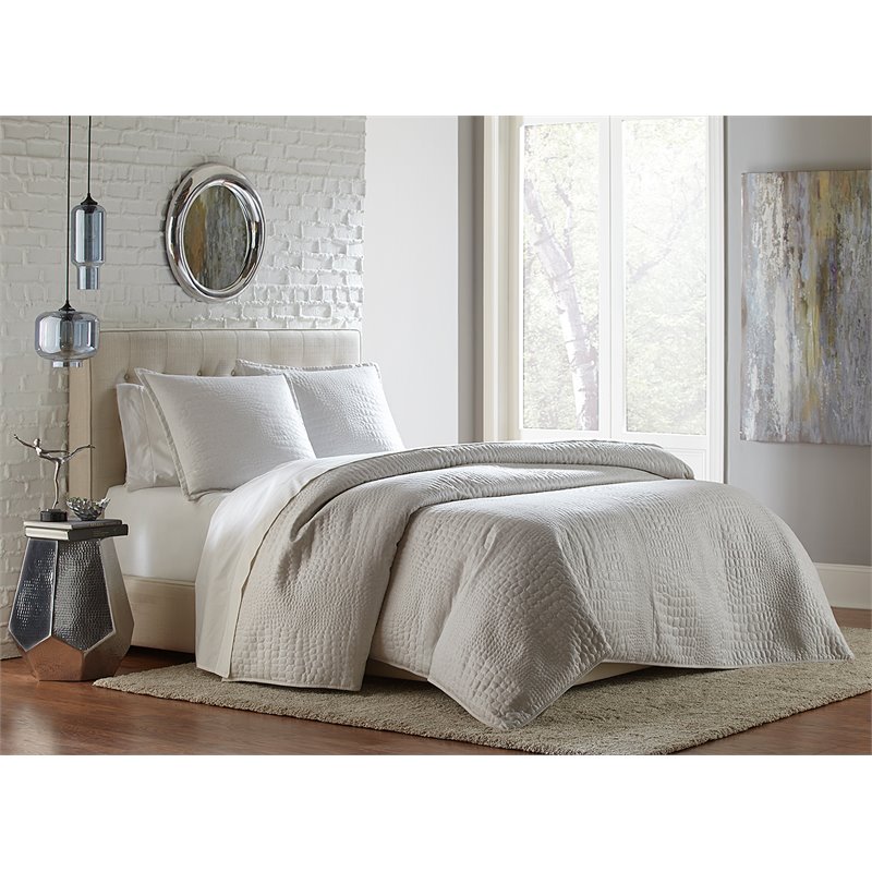 Pemberly Row Contemporary 3-piece Pebble Stitch Fabric King Duvet Set in White