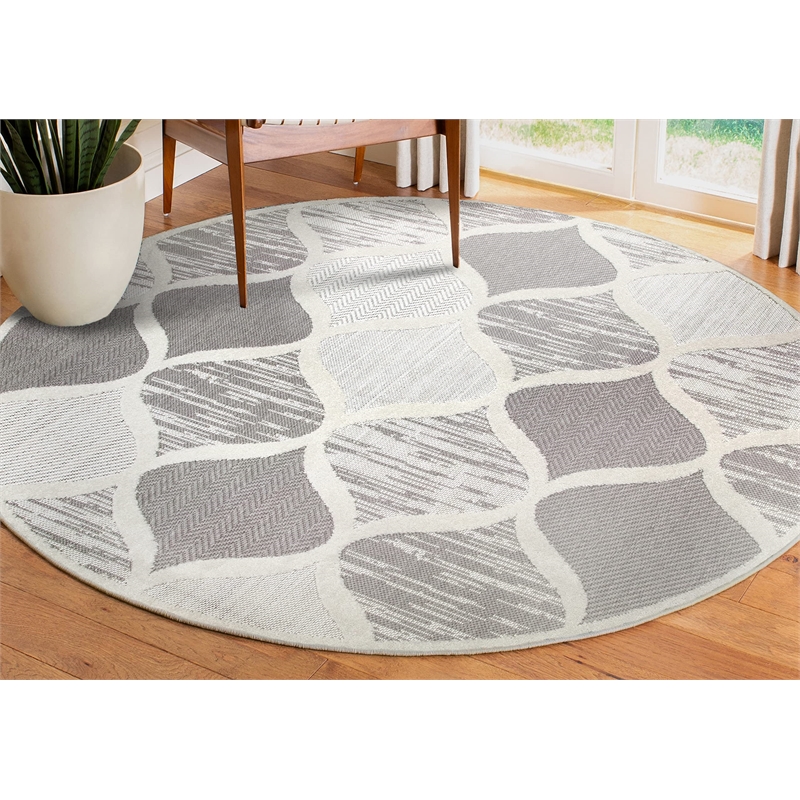 Pemberly Row Modern Quatrefoil Indoor Outdoor Area Rug Round 5'3