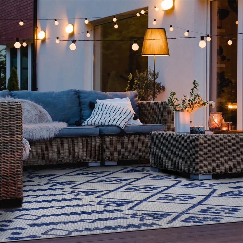 Pemberly Row Cusp Gray with Blue Indoor Outdoor Area Rug 4'x6'