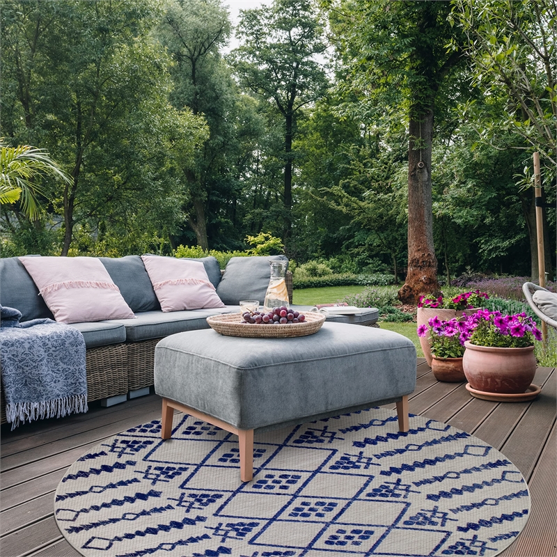 Pemberly Row Cusp Gray with Blue Indoor Outdoor Area Rug Round 5'3