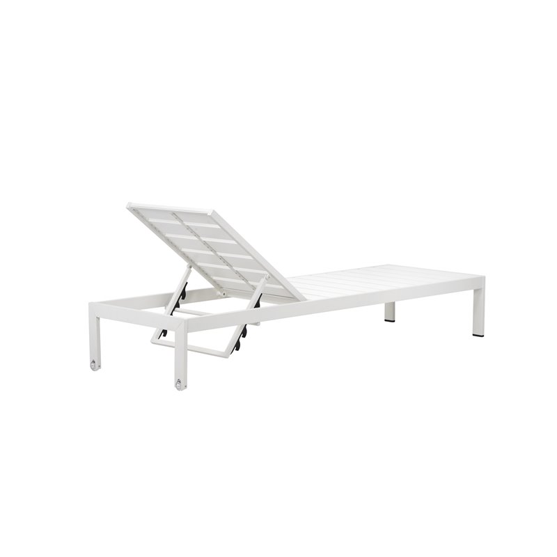 Pemberly Row Modern Aluminum Patio Lounger in White Frame/Polyresin