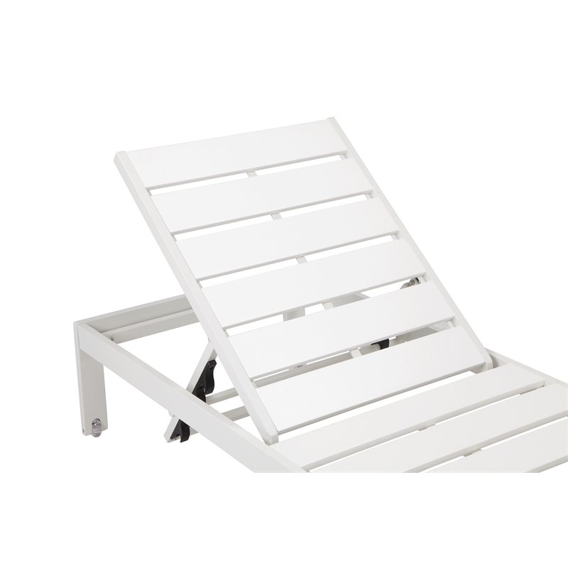 Pemberly Row Modern Aluminum Patio Lounger in White Frame/Polyresin