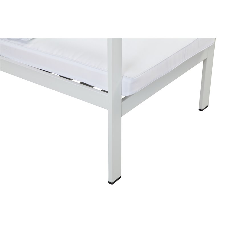 Pemberly Row Modern Aluminum Outdoor Chair in Powder Coated White