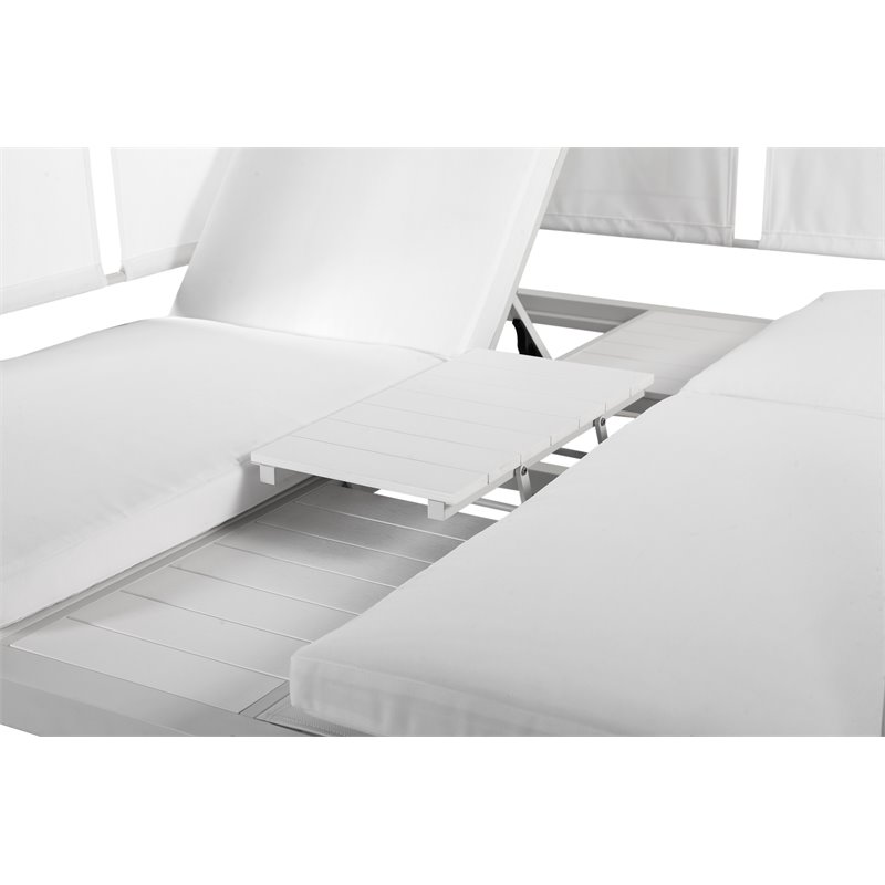 Pemberly Row Modern Aluminum Outdoor Daybed in White Frame/Fabric