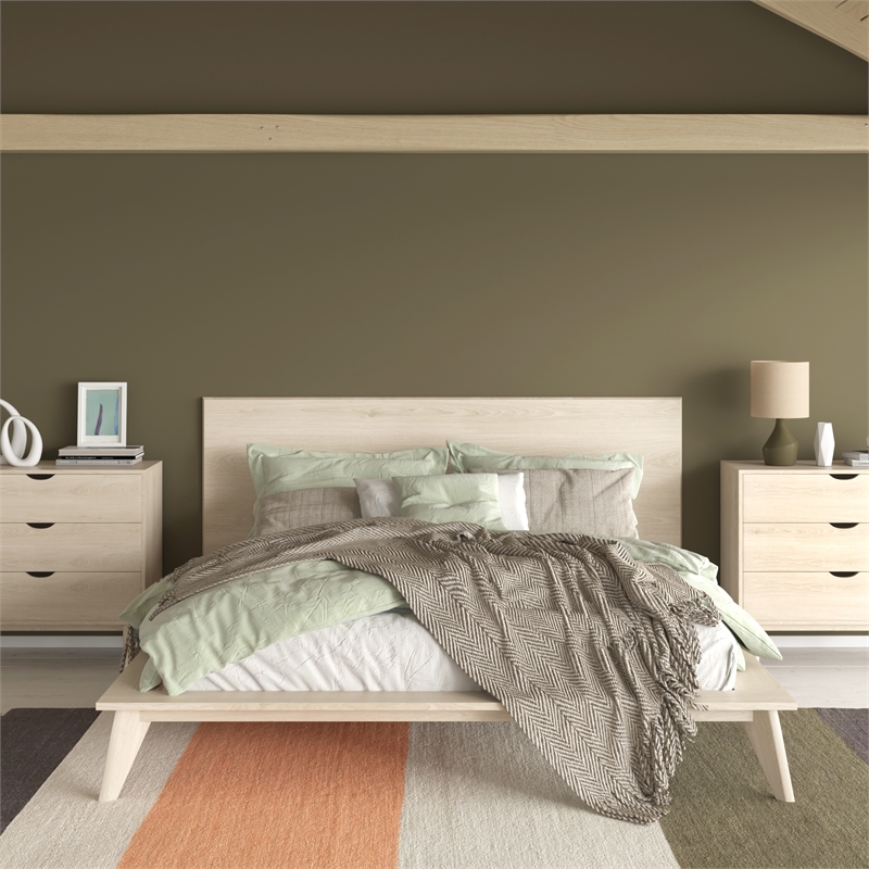 Pemberly Row Modern / Contemporary Wood Queen Size Bed in Light Oak
