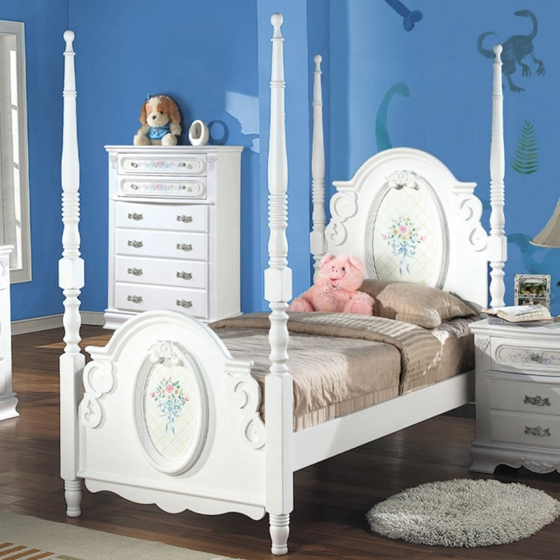 Pemberly Row Contemporary Wooden Full Bed with Poster in White