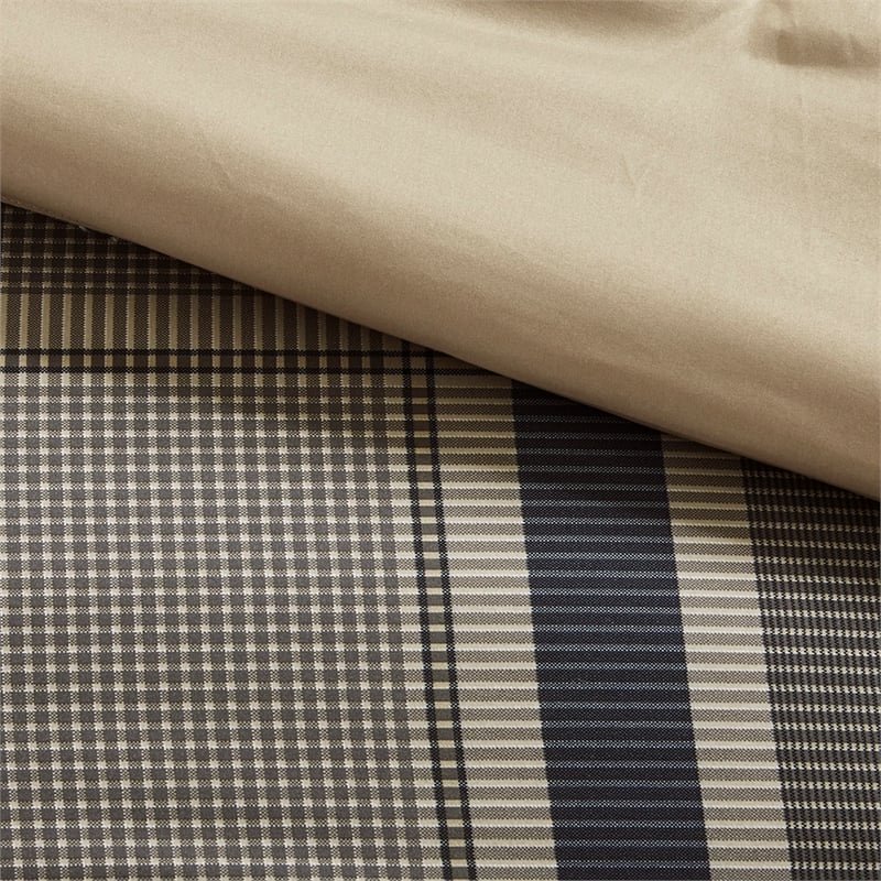 Pemberly Row Plaid Comforter Set with Bed Sheets in Navy Multi