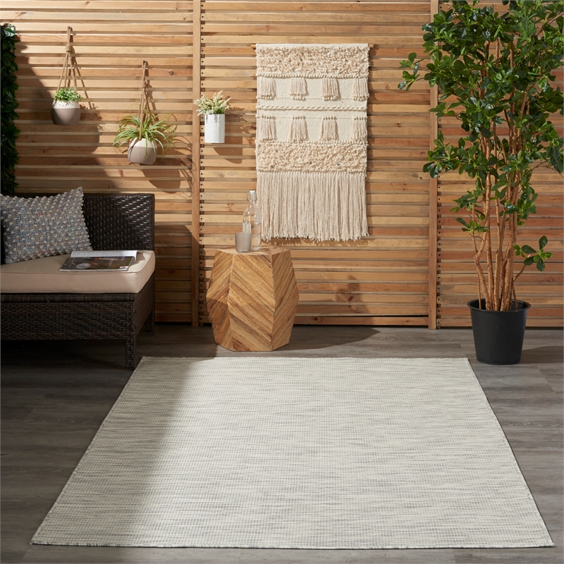 Pemberly Row Contemporary 4' x 6' Light Gray Fabric Modern Area Rug