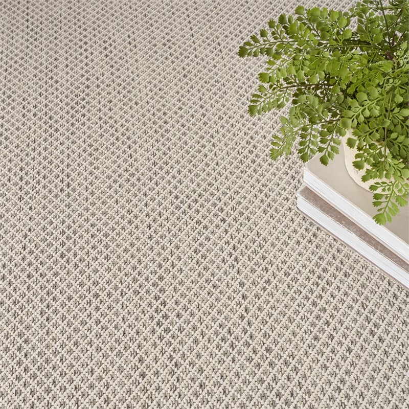 Pemberly Row Contemporary 8' Round Ivory Silver Fabric Modern Area Rug