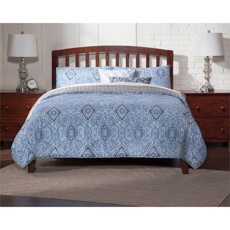 Pemberly Row Richmond Queen Solid Wood Platform Bed in Walnut