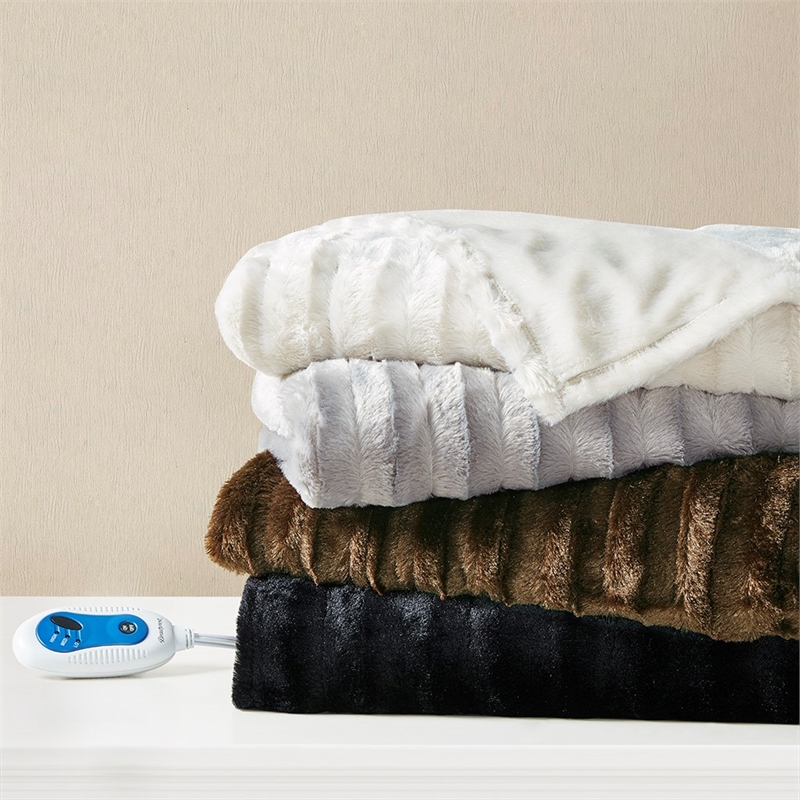 Pemberly Row Contemporary Polyester Knitted Solid Faux Fur Heated Throw in Gray