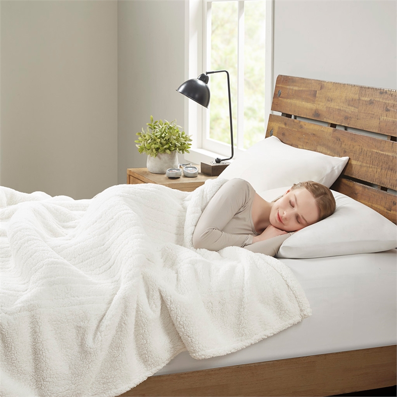 Pemberly Row Contemporary Fabric Queen Heated Blanket in Ivory