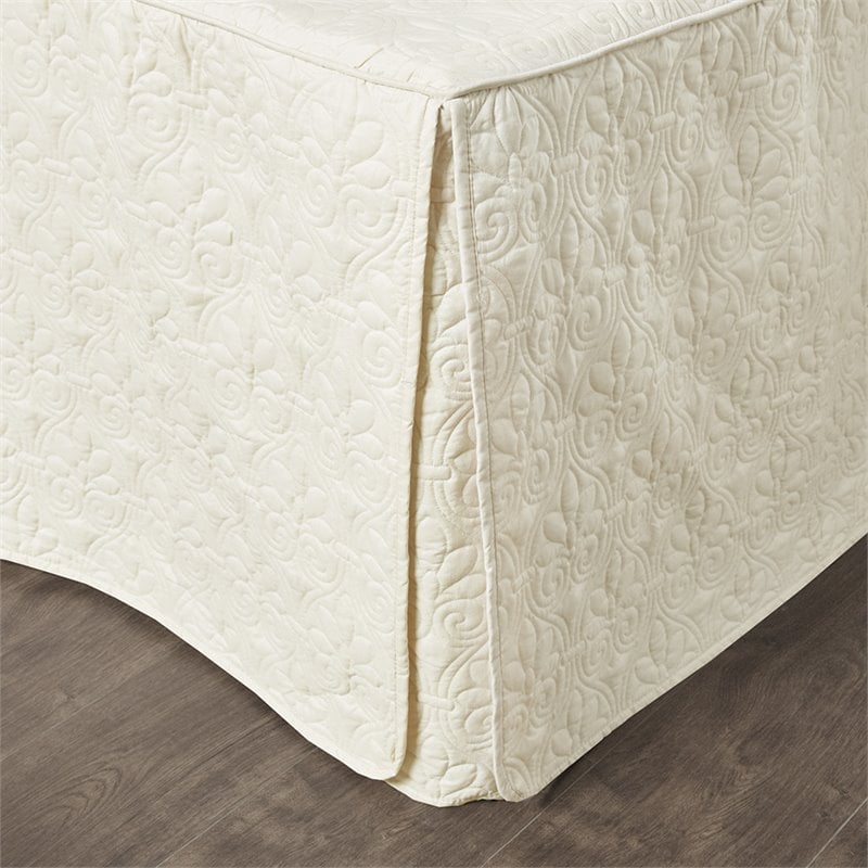 Pemberly Row Traditional 100 Percent Polyester Fitted Bedspread in Cream
