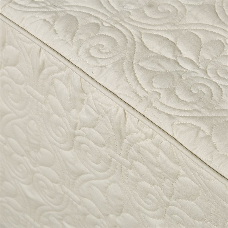 Pemberly Row Traditional 100 Percent Polyester Fitted Bedspread in Cream