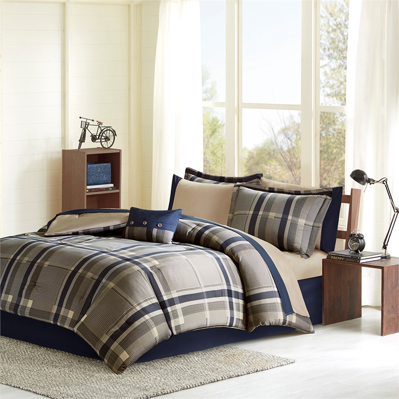 Pemberly Row Plaid Comforter Set with Bed Sheets in Navy Multi