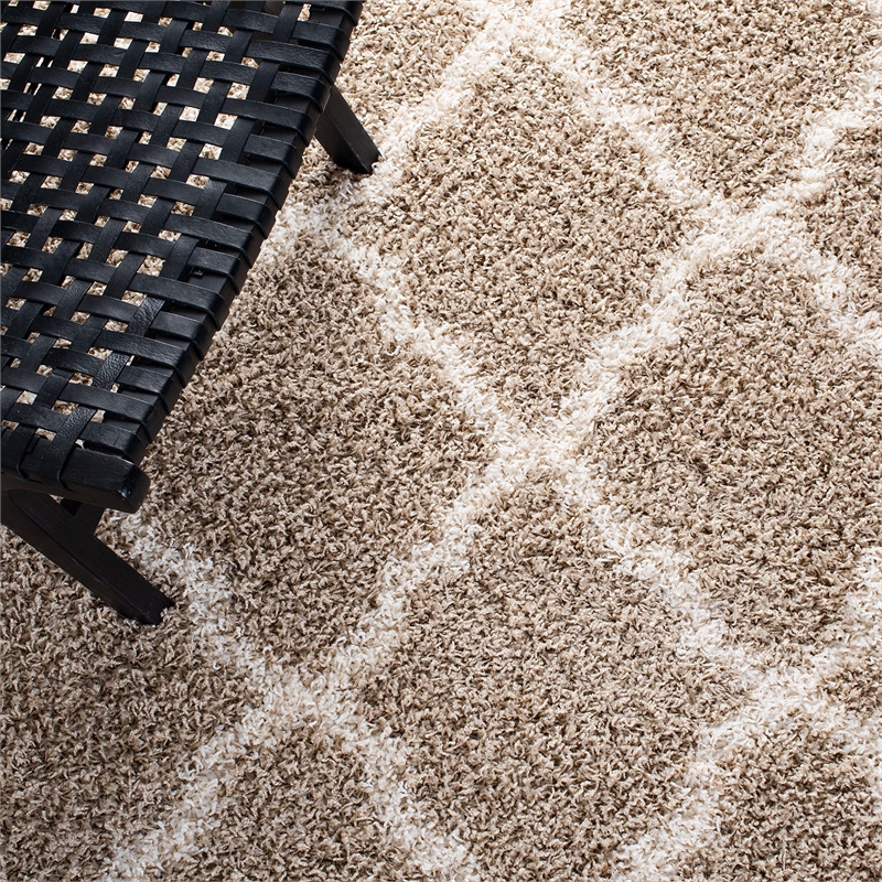 Pemberly Row Modern / Contemporary Polypropylene Beige Shag Rug - 3' x 5'