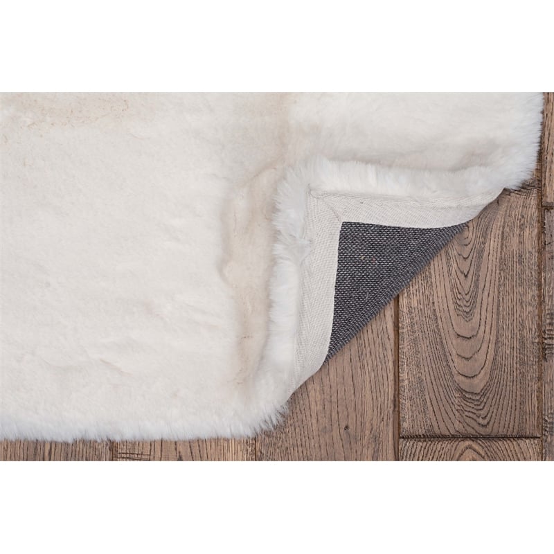 Pemberly Row Faux Rabbit Polyester 3'x5' Accent Rug in White