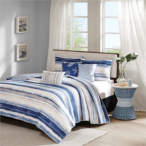 Pemberly Row 6 Piece Printed Quilt Set with Throw Pillows in Blue