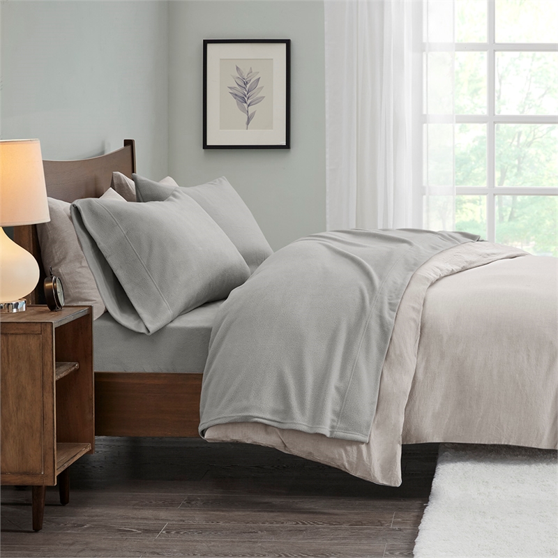 Pemberly Row Modern / Contemporary Micro Fleece Sheet Set in Gray