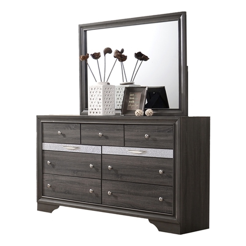 Pemberly Row Traditional 7 Drawer Dresser in Gray made with Wood
