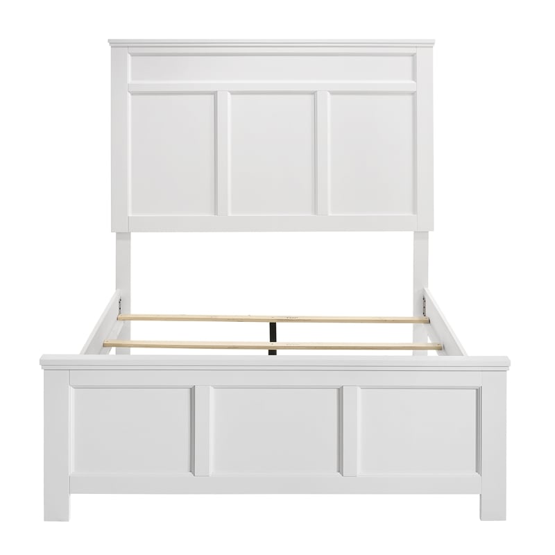 Pemberly Row Traditional Rubber Wood Full Bed in White Finish