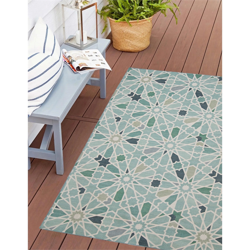 Pemberly Row Indoor Outdoor Machine Baffin Polyester Accent 3'x5' Rug in Green