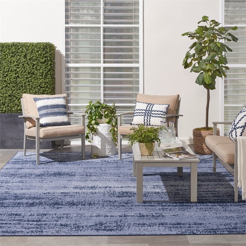 Pemberly Row Modern 10' x 14' Denim Modern Indoor/Outdoor Rug