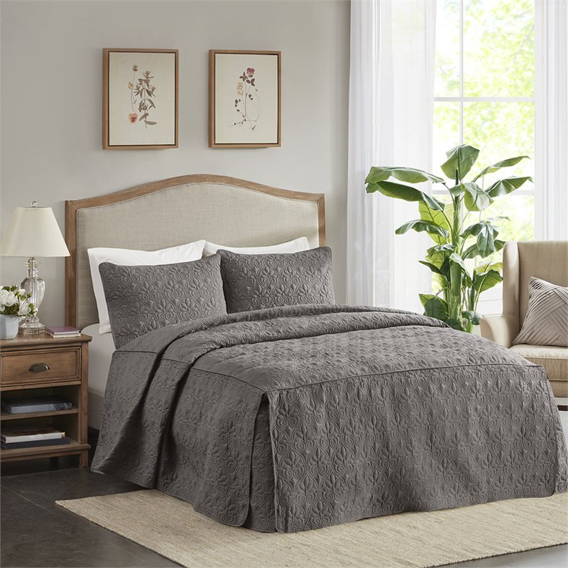 Pemberly Row Traditional 100 Percent Polyester Fitted Bedspread in Gray
