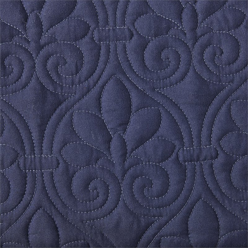 Pemberly Row Traditional 100 Percent Polyester Fitted Bedspread in Navy