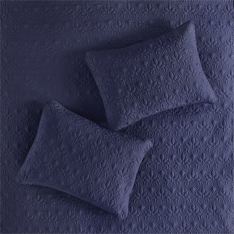 Pemberly Row Traditional 100 Percent Polyester Fitted Bedspread in Navy