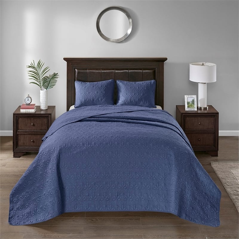 Pemberly Row Modern / Contemporary Reversible Bedspread Set in Navy