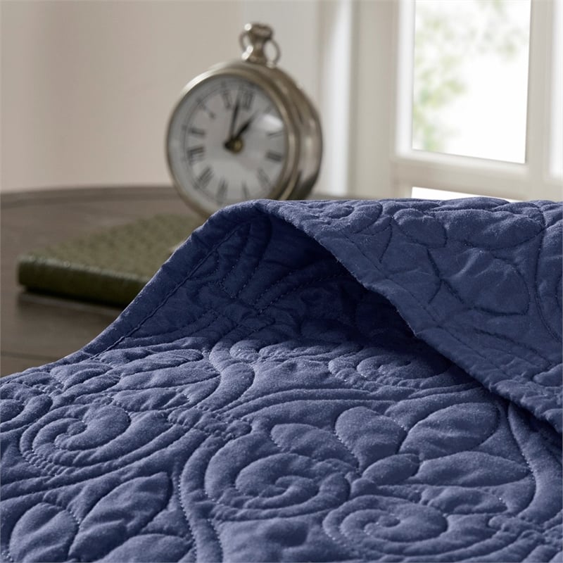 Pemberly Row Modern / Contemporary Reversible Bedspread Set in Navy