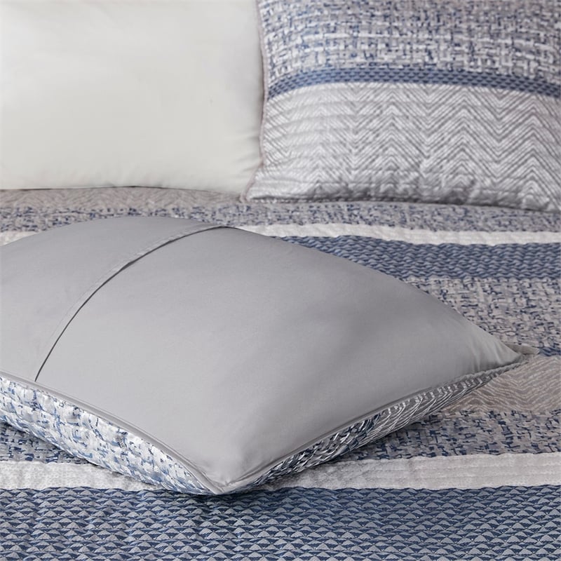 Pemberly Row 6 Piece Reversible Jacquard Quilt Set with Throw Pillows