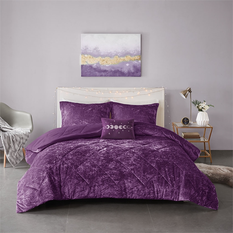 Pemberly Row Modern / Contemporary Velvet Comforter Set in Purple